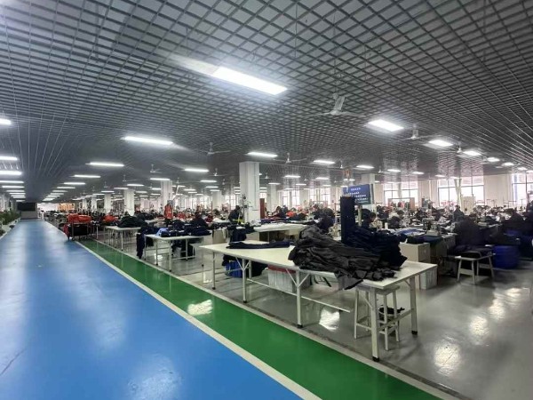 竭尽全力！5万件工作服即将交付，我们用行动兑现承诺！
