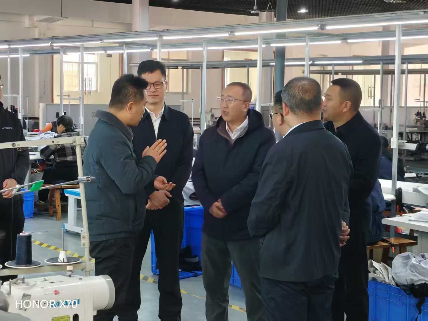 领导来工厂看了看，我们心里更踏实了